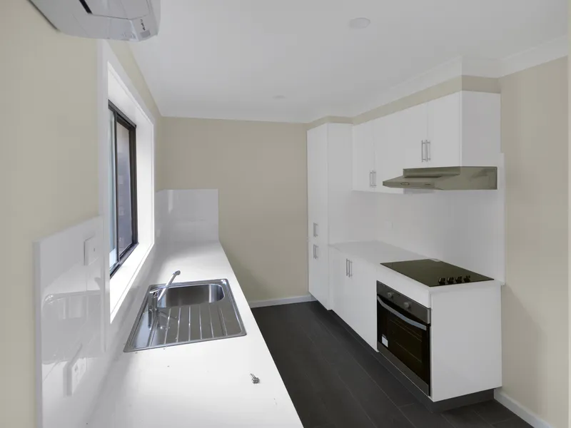 Large Townhouse great location 