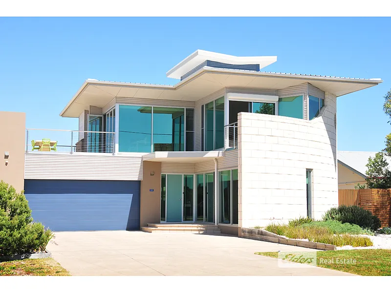 A seafront symphony of design