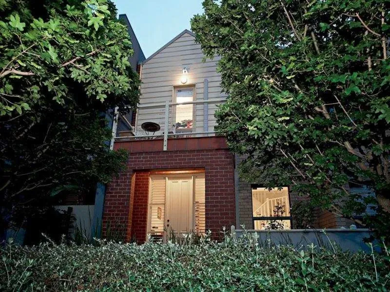 MODERN THREE BEDROOM TOWNHOUSE
