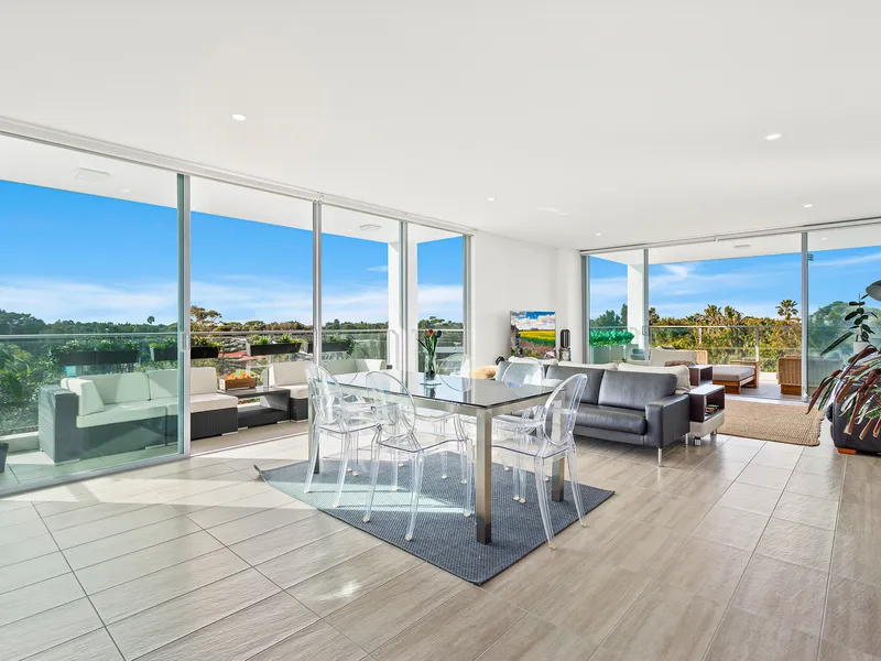 Coastal escape with stunning views