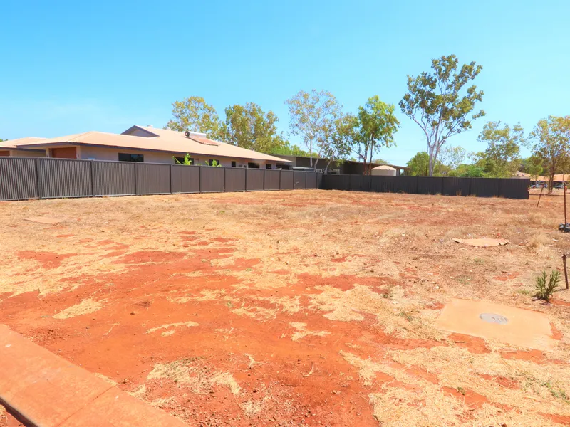 588 M2 BLOCK IN KATHERINE EAST!