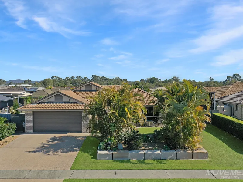 Fabulous Family Home with Pool and Shed!