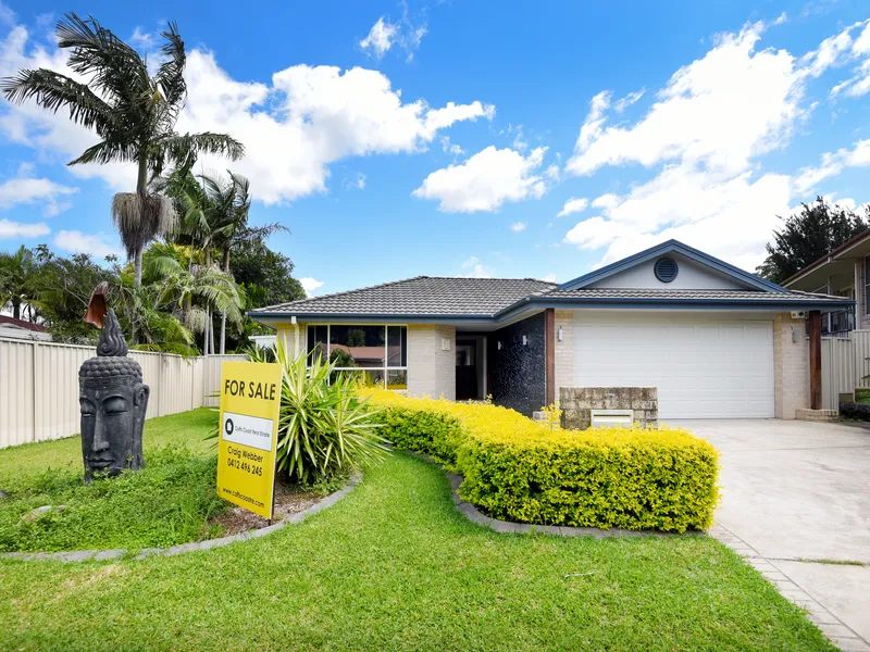 A great retirement / family home located in a beachside estate.