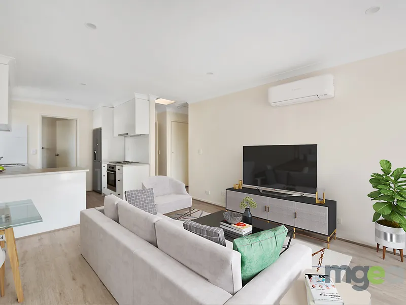 Everyone Loves Modern 