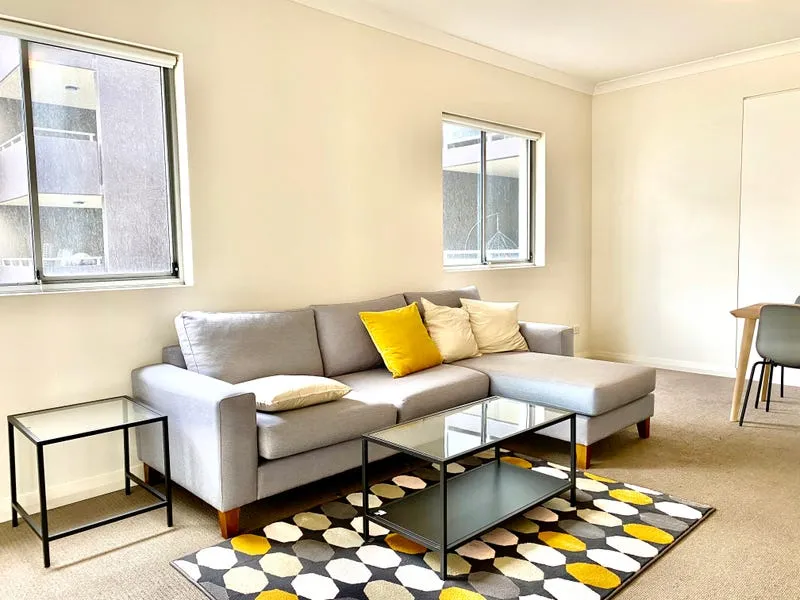 Fully furnished 2 bedrooms close to everything!