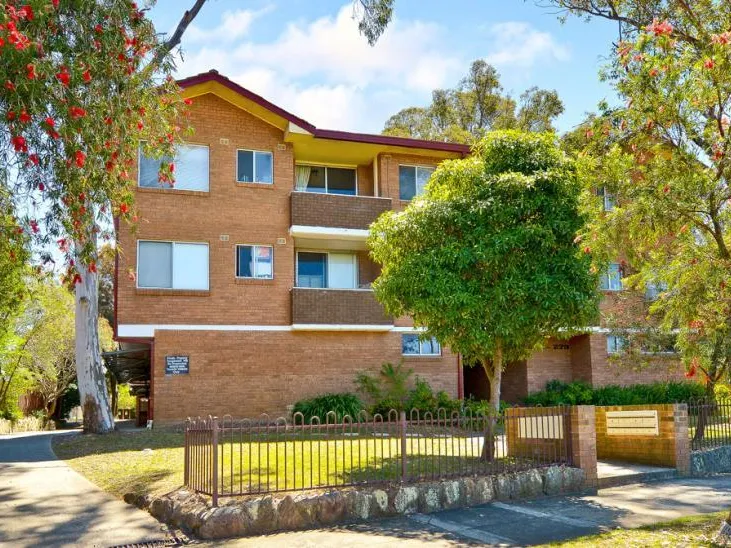 NEAT TOP FLOOR UNIT