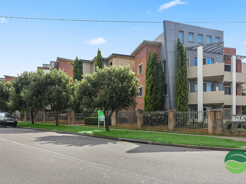 GORGEOUS LARGE MODERN TOP FLOOR UNIT