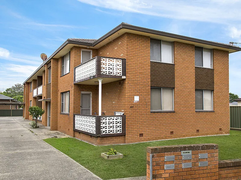 THREE BEDROOM APARTMENT