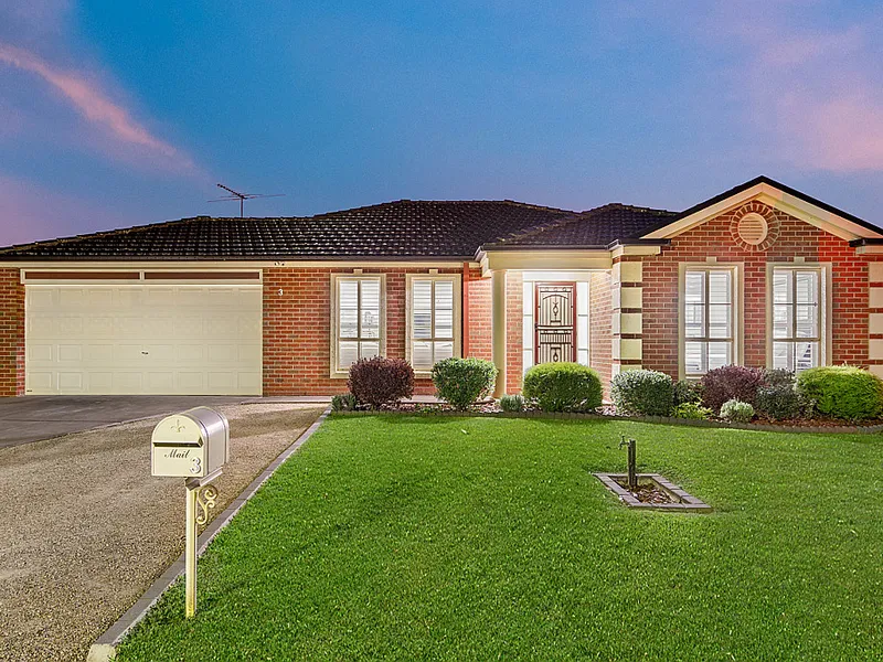 PROUDLY RAY WHITE DEER PARK