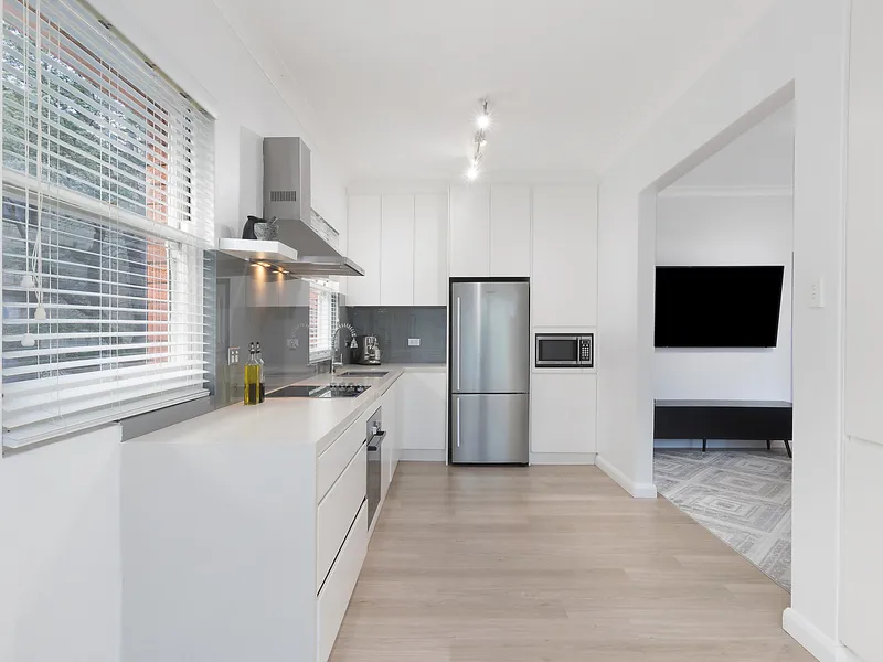 Sun filled beachside apartment of exceptional size