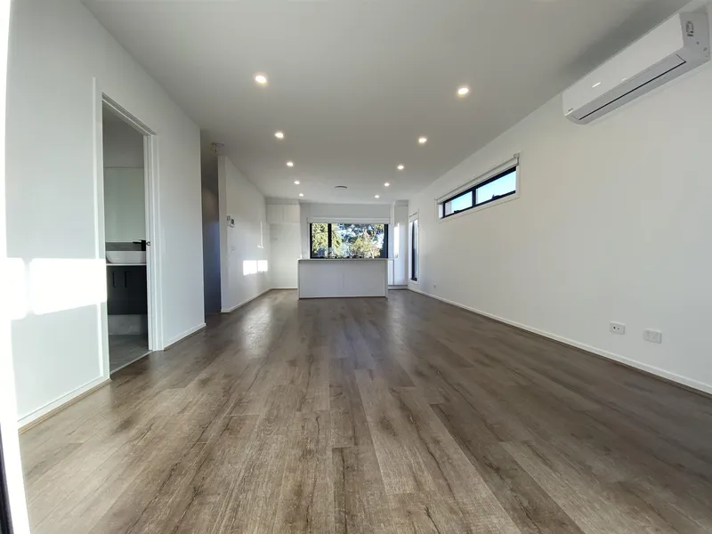 INSPECT Saturday 27 May 11.30-11.45am