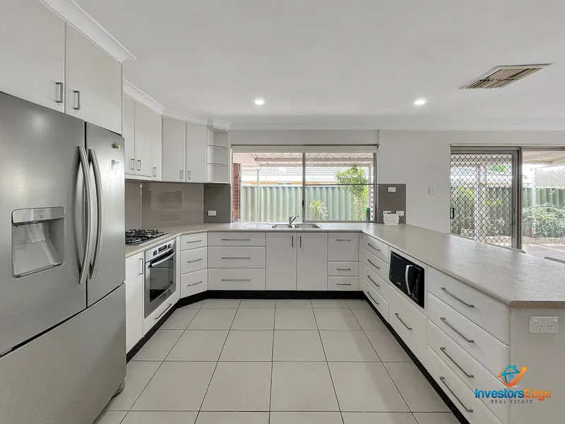 Beautiful Family Home with Swimming Pool & Partly Furnished