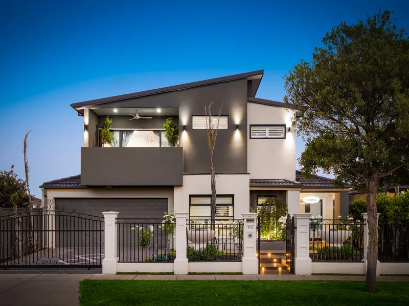 ARCHITECTURALLY DESIGNED STUNNER APPROX. 600M TO MANOR LAKES STATION!