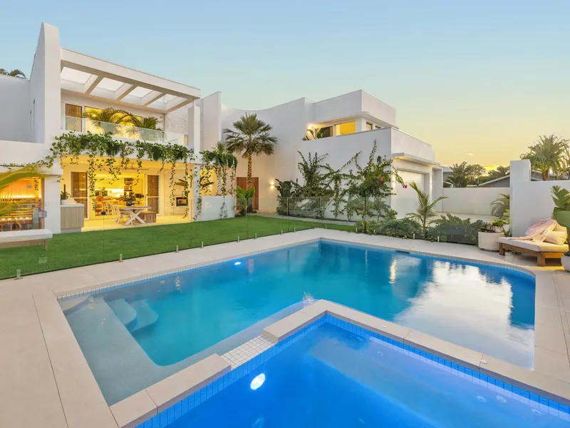 BEACHCOURT RECORD RESULT - PROUDLY SOLD BY CRAIG AND SONIA