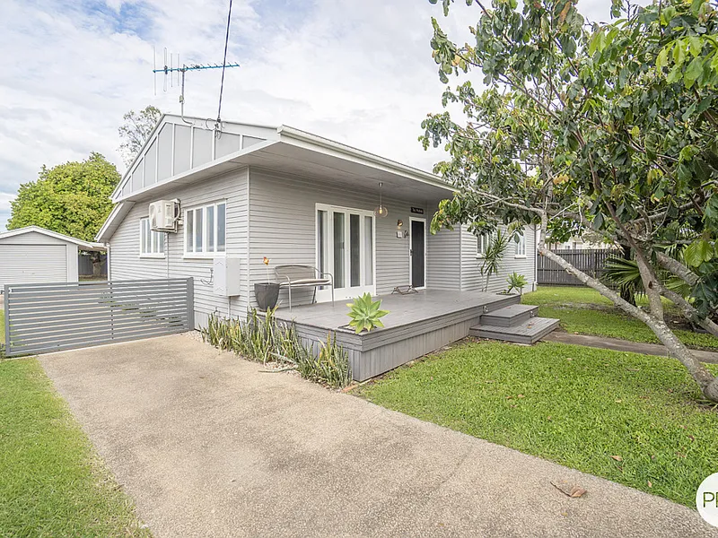 BEAUTIFULLY RENOVATED QUEENSLANDER STYLE HOME