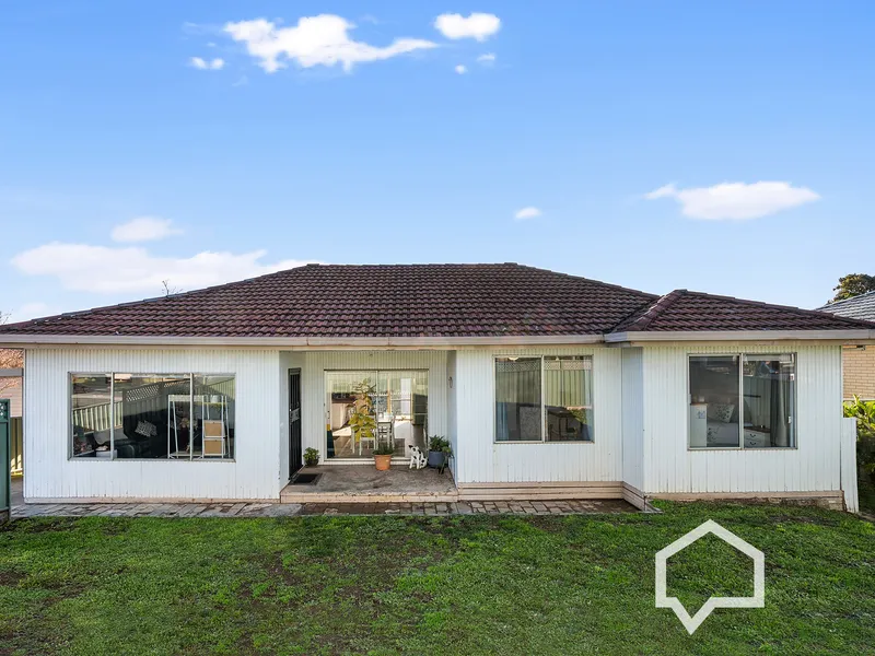 MOVE-IN OR RENT READY IN CONVENIENT LOCATION