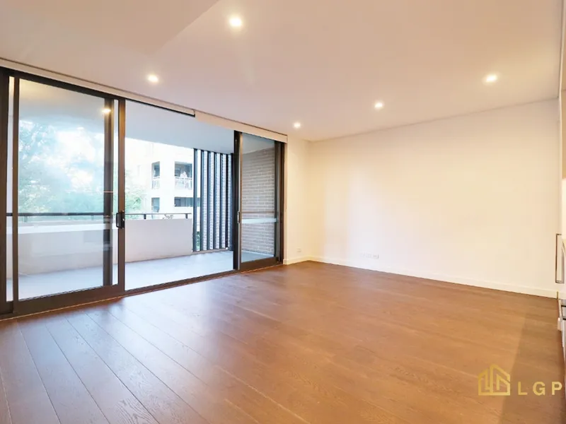 Stylish Apartment With A Spacious Study (Two-bedrooms Function)!