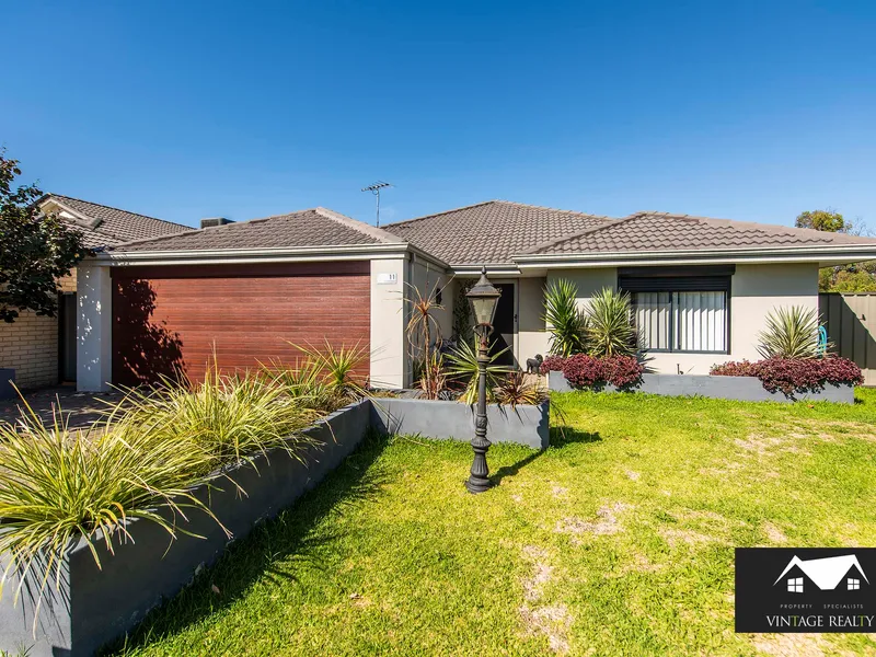 EXCITING DISPLAY STYLE HOME