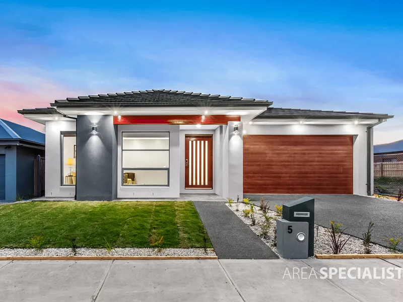 listedAS - BRAND NEW LUXURIOUS HOME WITH COUNTLESS UPGRADES