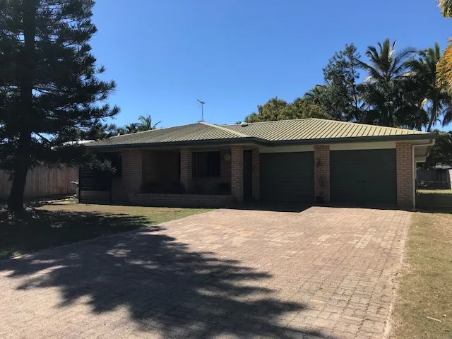 FAMILY FRIENDLY HOME - WALKING DISTANCE TO BEACH !