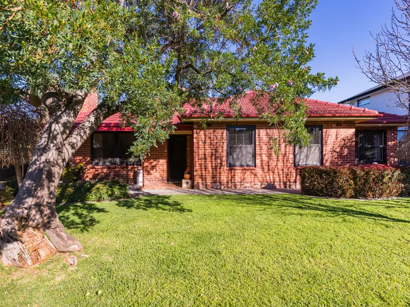 A Warm Sense of Home at the Beach