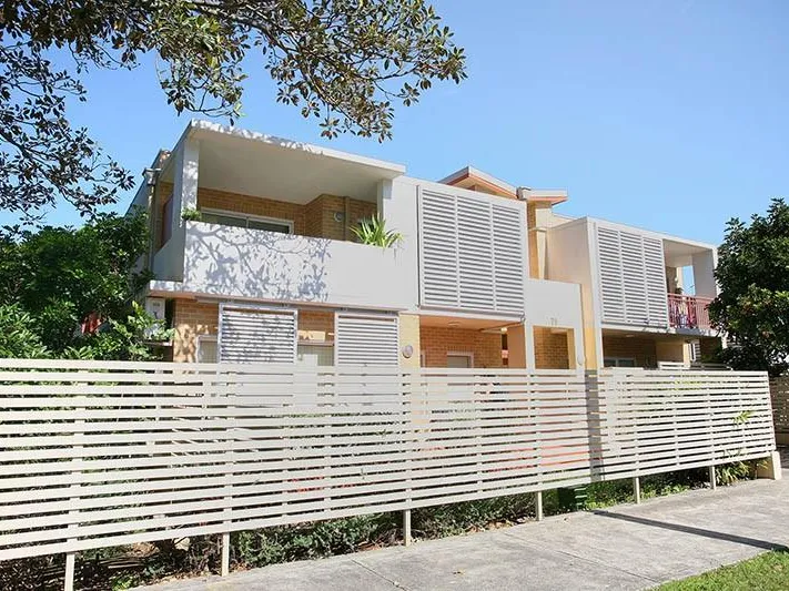 Perfectly positioned executive apartment