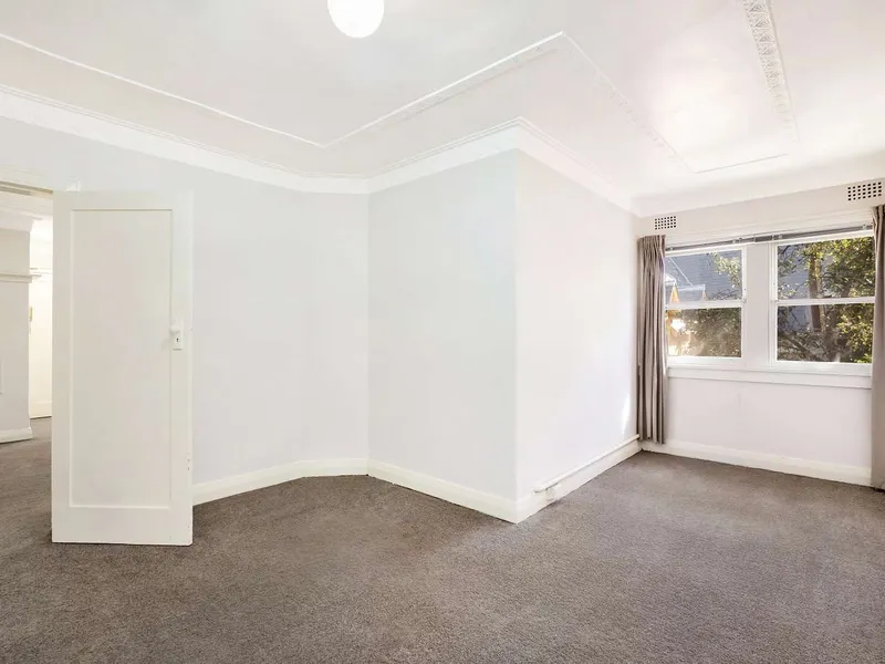 Light-Filled, Generously Sized & Private Art-Deco Apartment  - OFFERING 1 WEEK RENT FREE 
