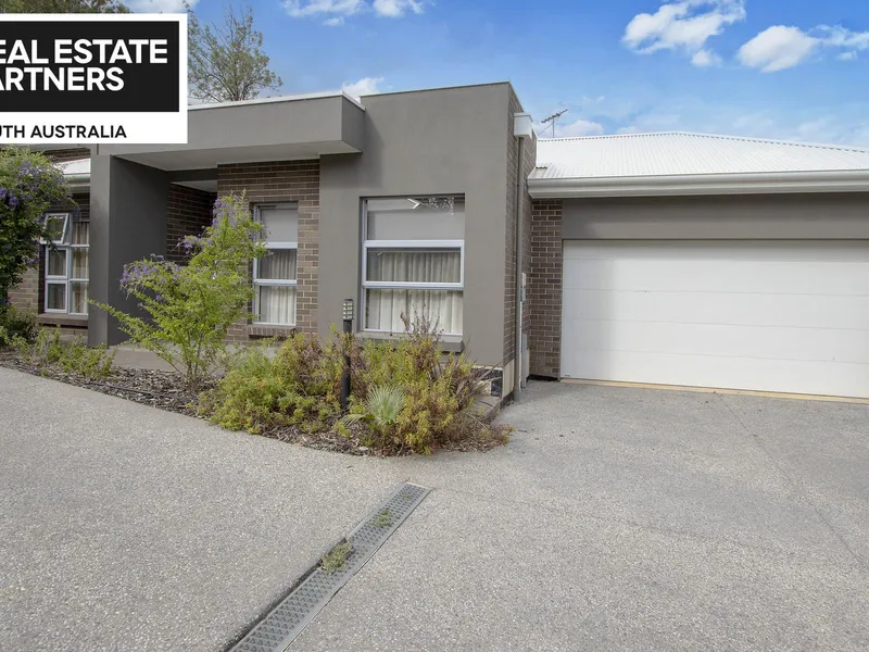 Must Sell. Double Garage, Single Story, Ensuite, Hills Views, Spacious, Large Rear Yard