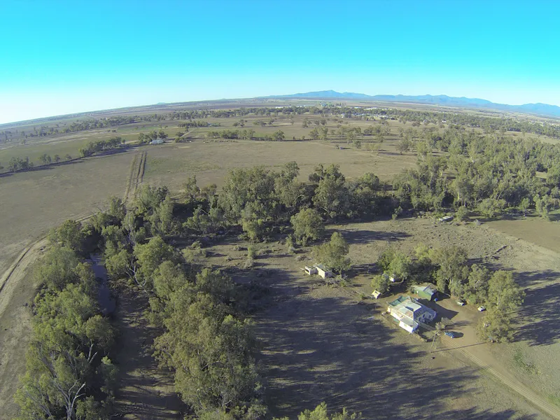 ACRES IN TOWN - NAMOI RIVER FRONTAGE!