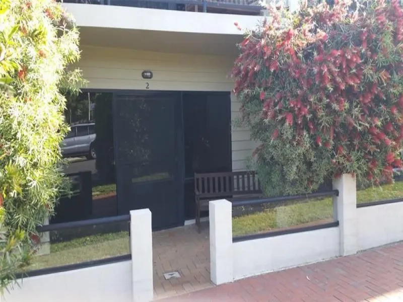 HOLIDAY INVESTMENT UNIT