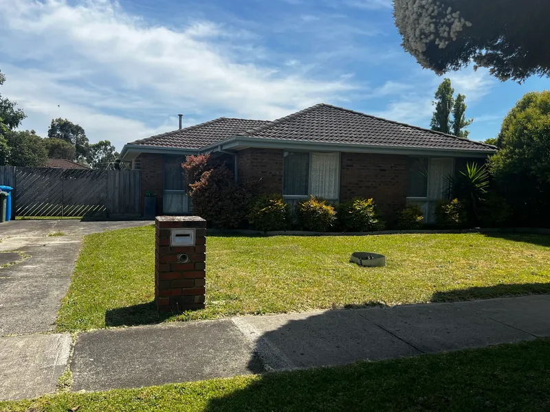 Family Home - Cranbourne North