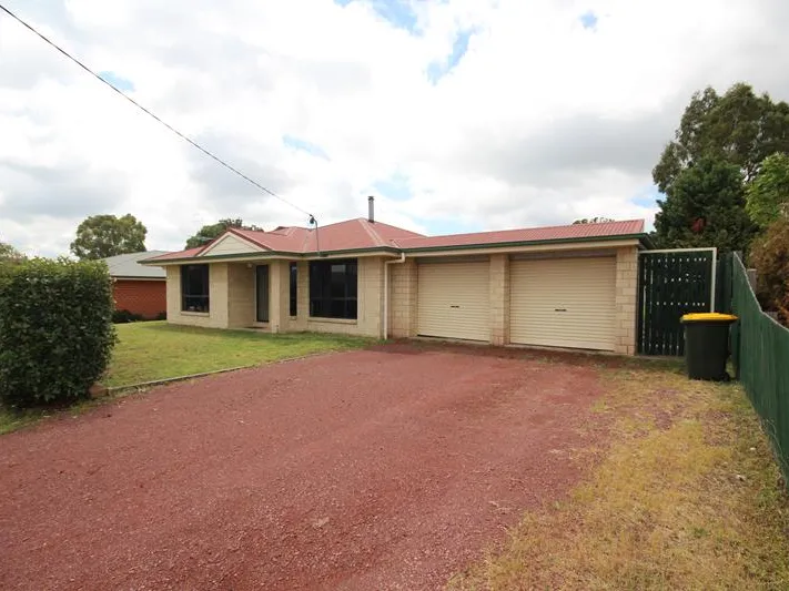 LOVELY 4 BEDROOM FAMILY BRICK HOME