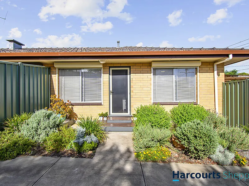 Renovated Single Storey Home Unit With Large Yard - A Rare Find!