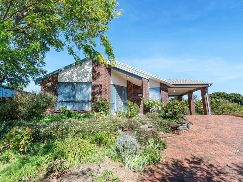 SPACIOUS FAMILY HOME IN A QUIET LOCATION!
