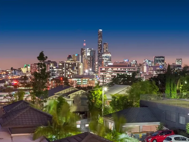 Lifestyle 3 Bedroom Apartment with Stunning City and River Views