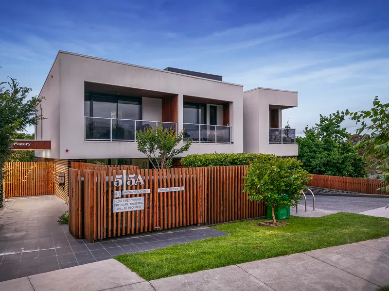 Modern, Luxury & Location!