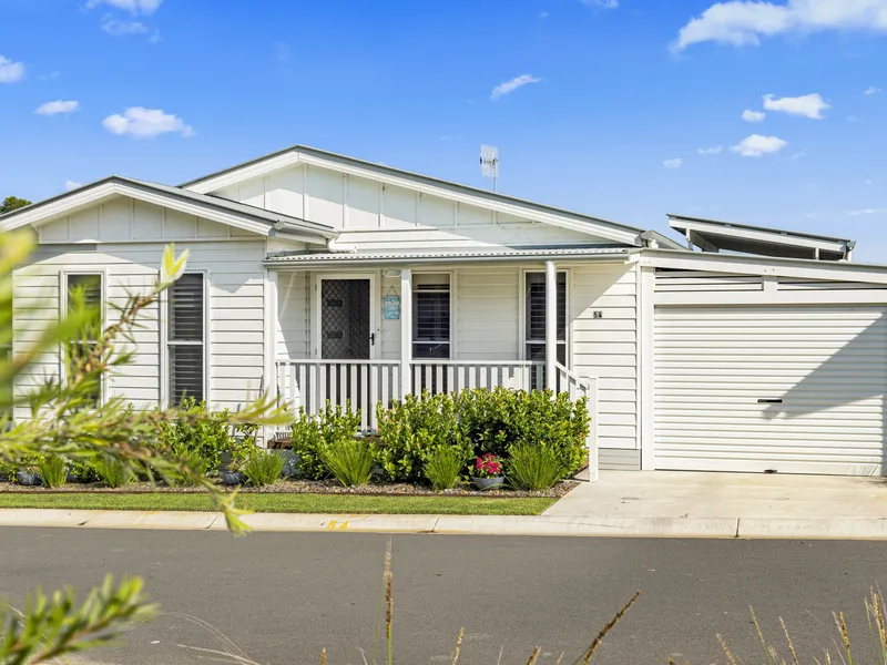Premium Clubhouse location, beautifully presented home in near new condition.