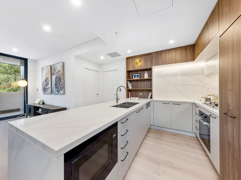 Brand New Stunning 2 Bedrooms Apartment in Prime Location! Just Release!