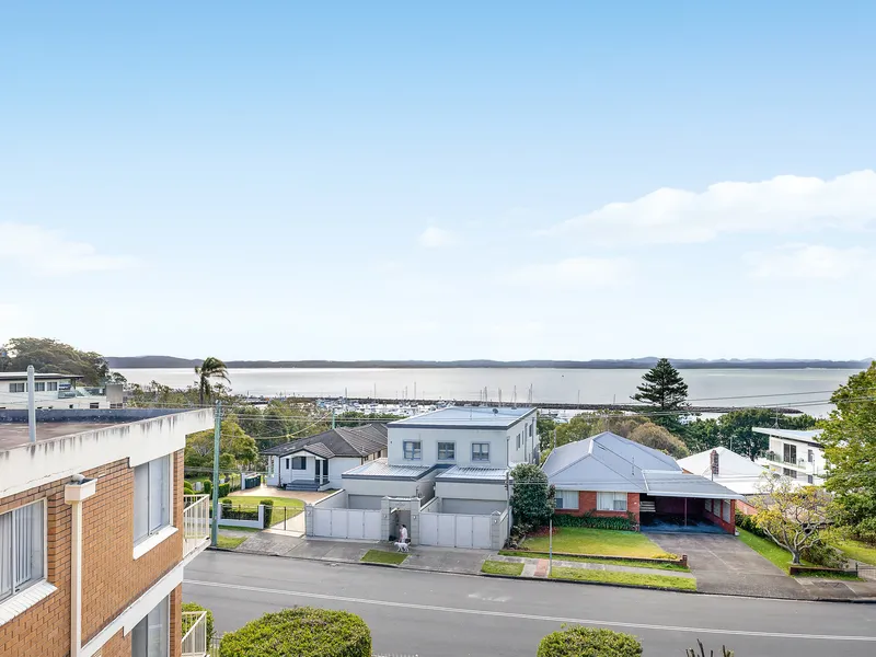 Stunning Nelson Bay Views Await!