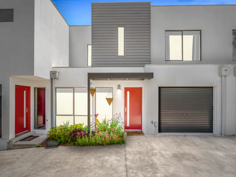 Executive Living Only Moments to Lake Wendouree