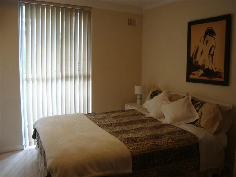 VIEWS OF THE SWAN RIVER & PERTH CITY LIGHTS