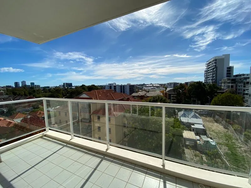 3 X 2 IN SUPERB LOCATION!!!