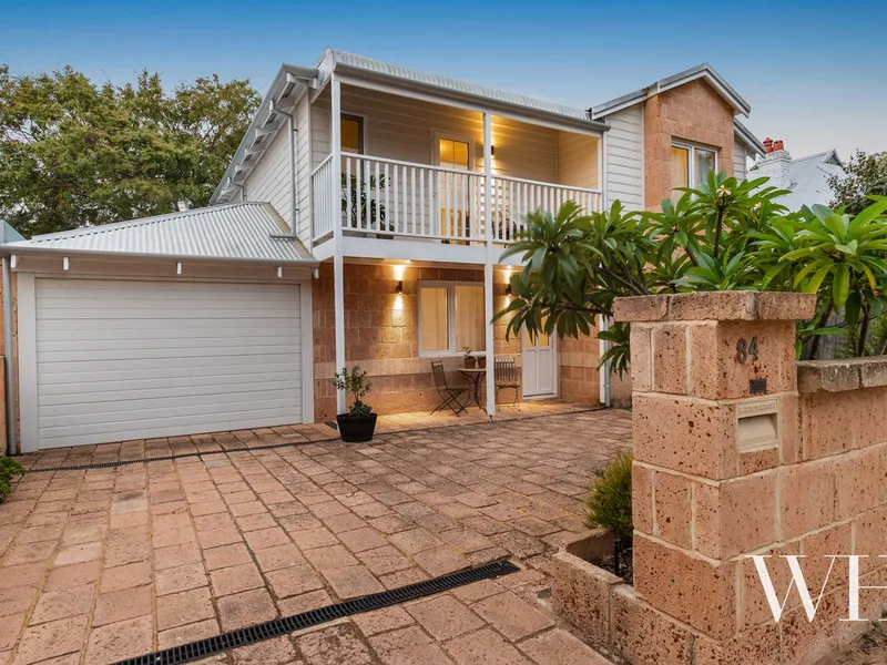 PRETTY AS A PICTURE IN LIMESTONE & TIMBER