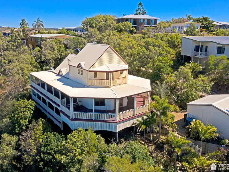 Grand Emu Park Queenslander with astonishing views that will simply take your breath away!