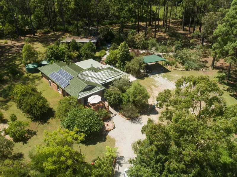 Tree - Sea Change, best of both worlds on a private delightful property.