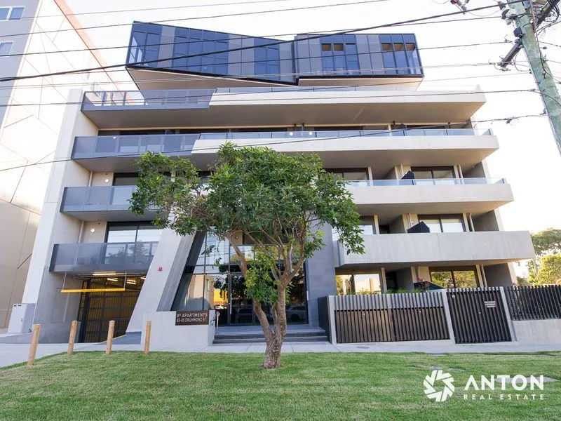 Modern Spacious Apartment!
