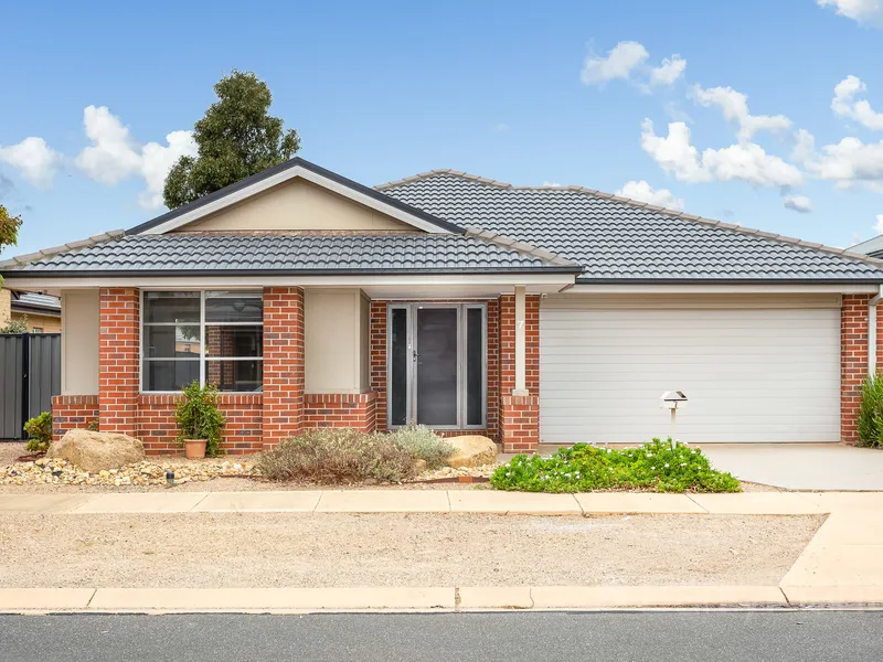 Modern Family Home Situated on 512m2 Land (approx.)