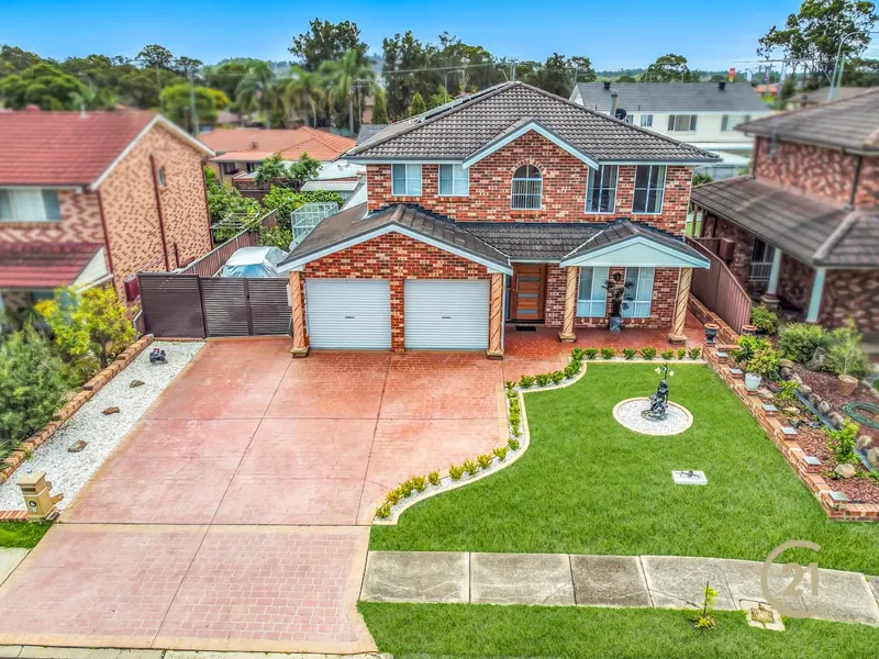 Outstanding renovated family residence in prime neighbourhood