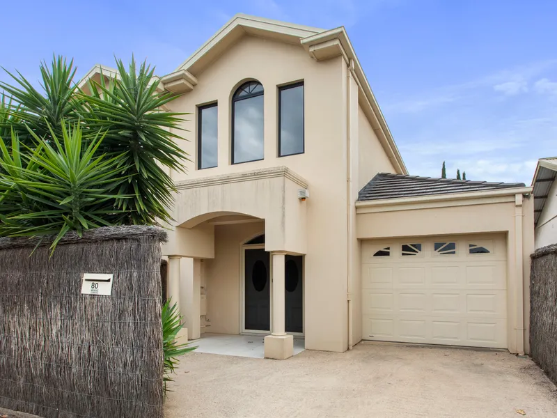 Exquisite townhouse in iconic location