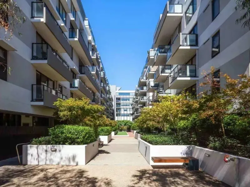 Dream Living in Prized Inner City Precinct